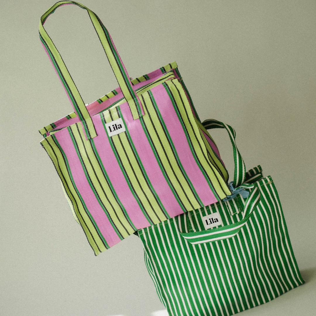 Tragetasche aus recyceltem Nylon – Erdbeer-Matcha-Streifen