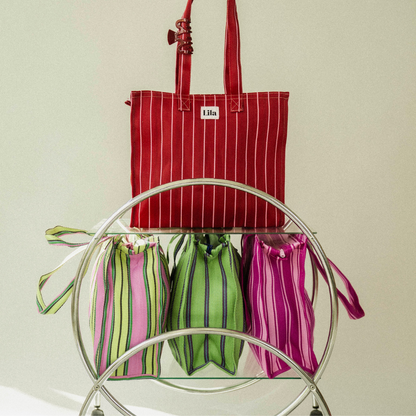 Tragetasche aus recyceltem Nylon – Burgunderrot gestreift
